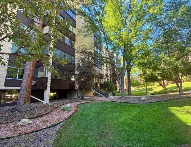 Foto del edificio - 3450 S Poplar St