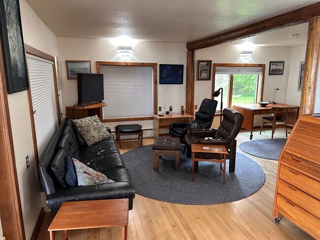 Building Photo - 2913 Kachemak Dr