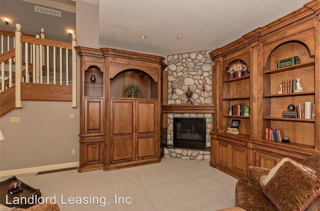 Building Photo - 4 br, 2.5 bath House - 4250 Vilamoura Drive