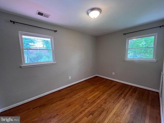 Foto del edificio - 7021 Hickory Hill Rd