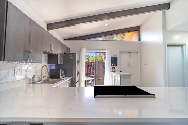 Foto del edificio - 135 Essex Rd