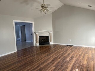 Foto del edificio - 7201 Deerwood Dr