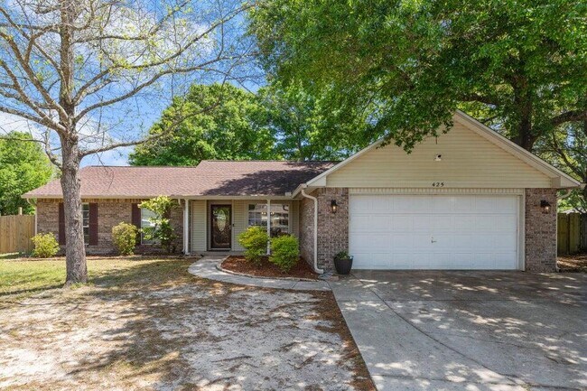 Building Photo - 425 Whirlaway Ct