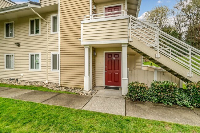 Building Photo - Fully Renovated 1 Bedroom with Utilities I...