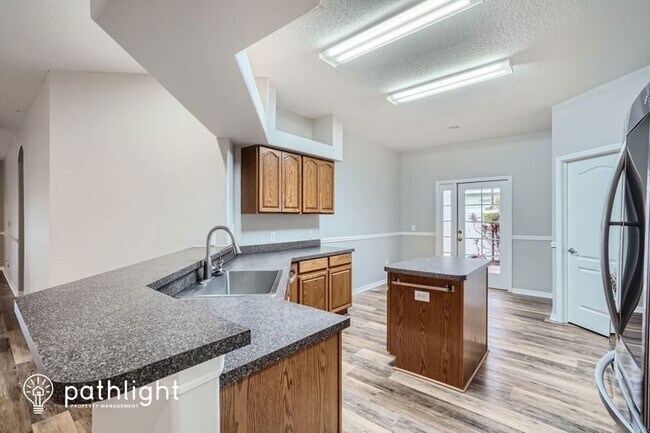 Building Photo - 12721 Standbridge Dr