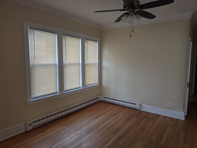 Building Photo - 1647 Oak Park Ave