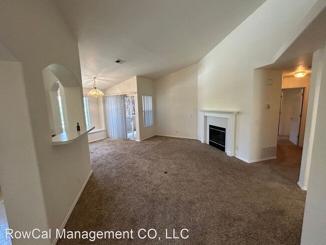 Building Photo - 2 br, 2 bath House - 3665 Strawberry Field...