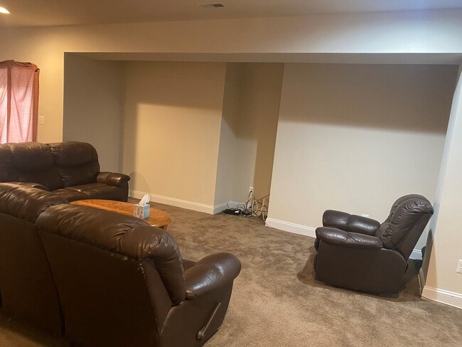 Building Photo - 15213 Grigsby Place