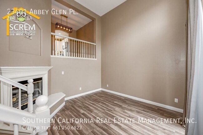 Building Photo - Tri Level Two Bedroom Townhome in Valencia