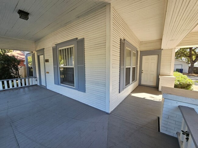 Photo - Located in the Heart  of Garland’s Histori... House