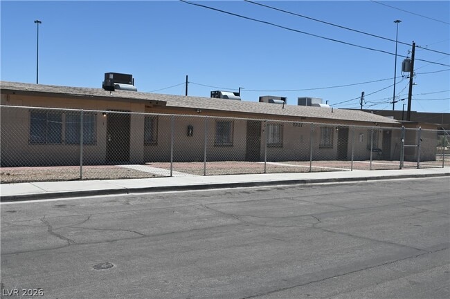 Building Photo - 1007 C St