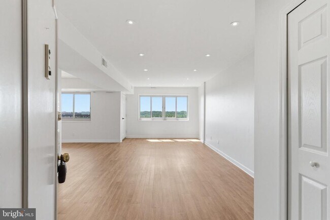 Foto del edificio - 5340 Holmes Run Pkwy