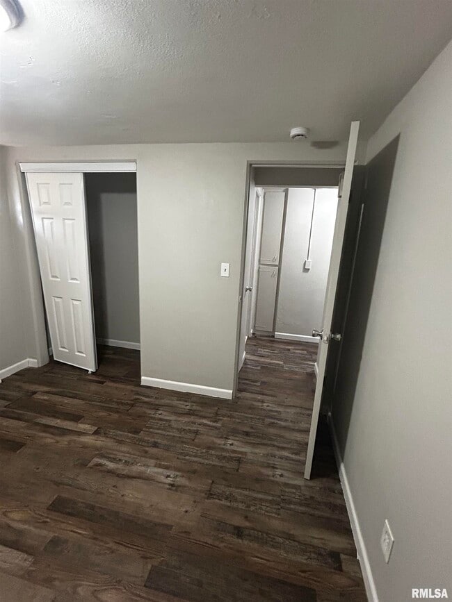 Foto del edificio - 2611 W Wardcliffe Dr