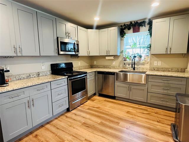 Building Photo - 2840 Oakdale St