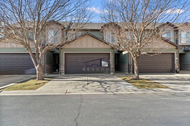 Building Photo - 2071 Madie Ln