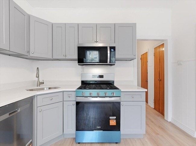 Foto del edificio - 98 W 47th St