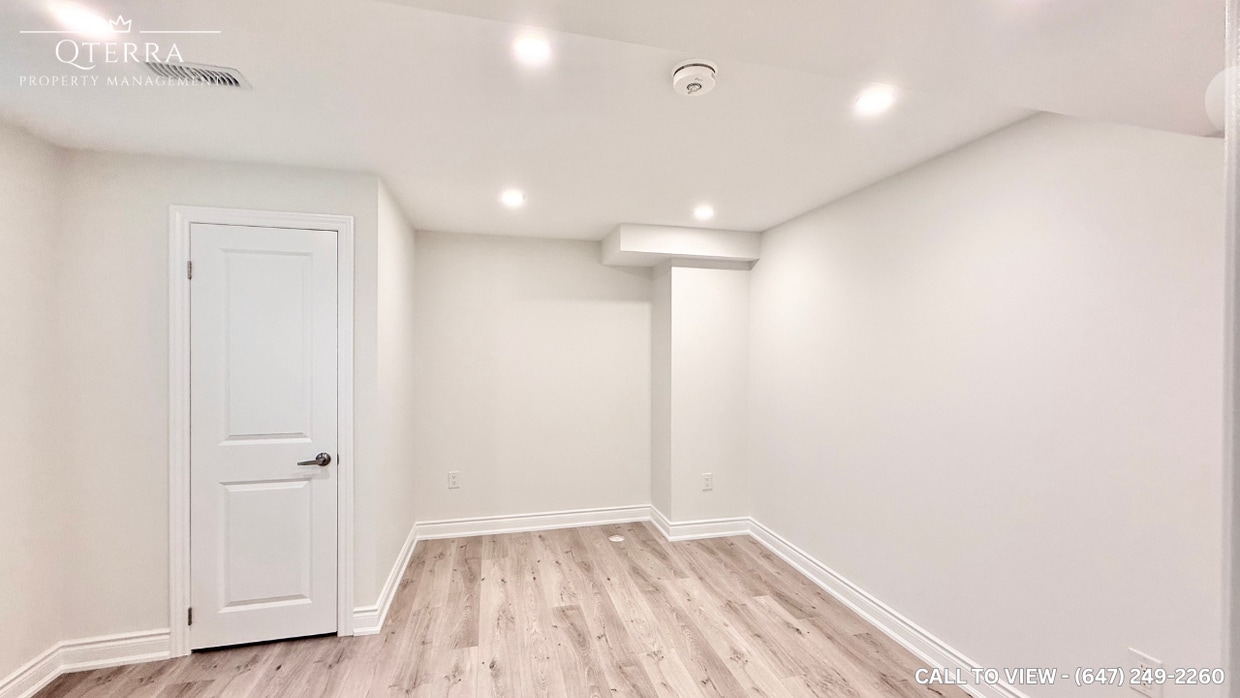 Building Photo - 1368 Kovachik Blvd