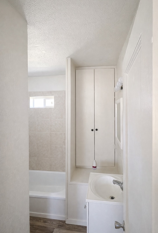 Foto del edificio - 300 Delmar Ct