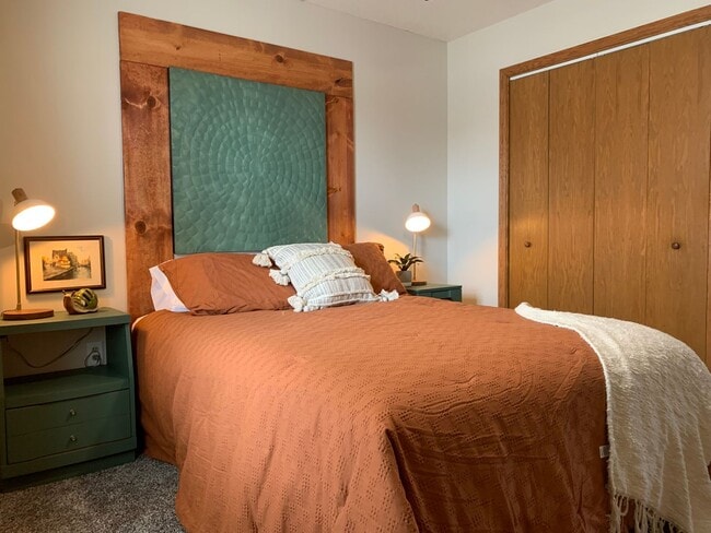 Building Photo - CB-3