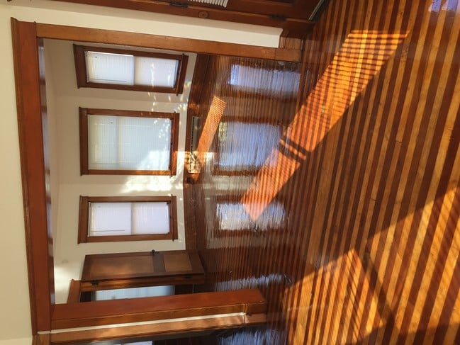 Building Photo - 874 Porter St
