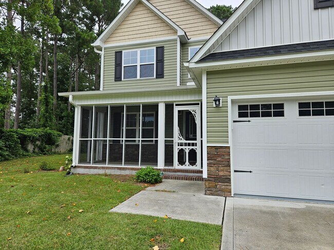Foto del edificio - Charming 3-bedroom, 2-bathroom unfurnished home - No HOA - Sneads Ferry