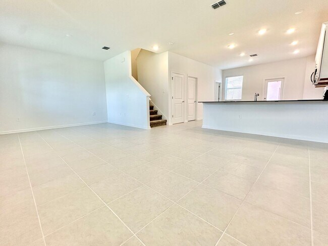 Foto del edificio - Modern Comfort Meets Community Living in K...