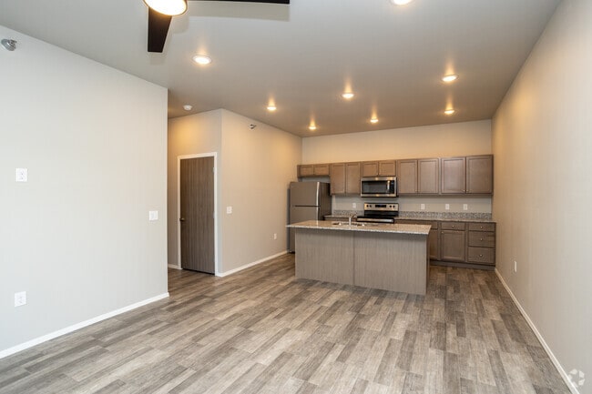 1BR, 1BA - 730SF - Dining Room - Prairie Towers