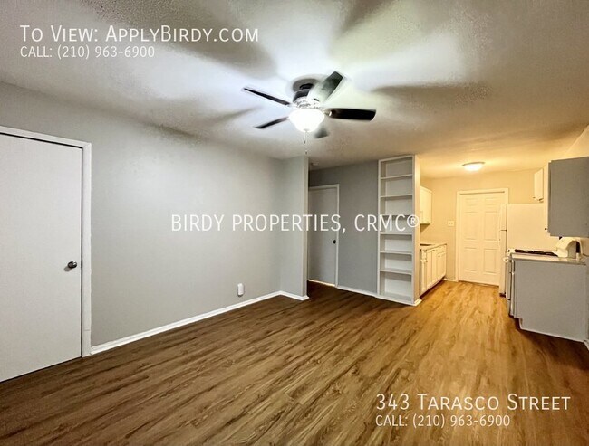 Building Photo - **2 Bed, 1 Bath Duplex Located in Northsid...