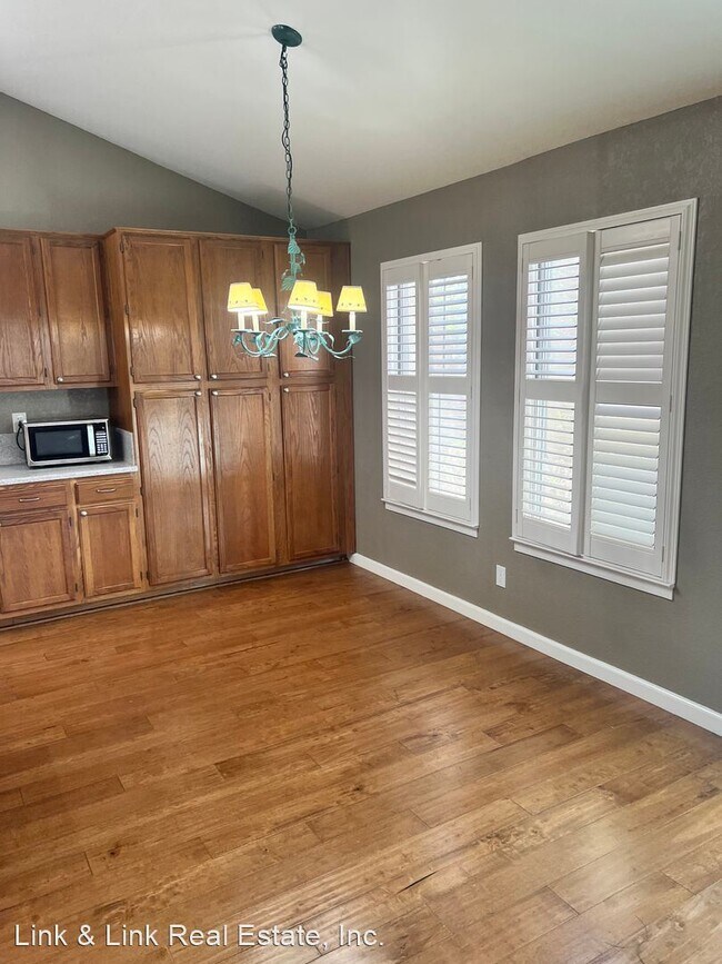 Foto del edificio - 4 br, 3 bath House - 706 Oak Hollow Avenue