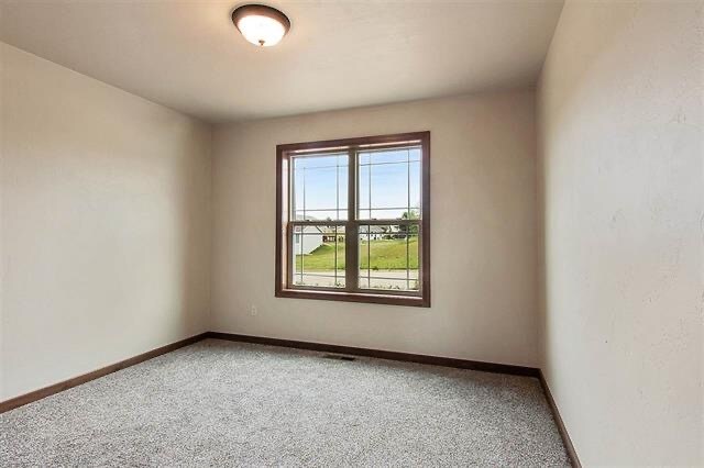 Building Photo - 207 Greenbrier Dr