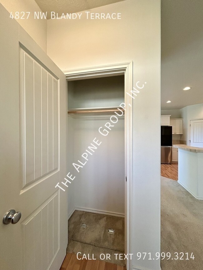 Foto del edificio - 3 Bedroom Townhome in Bethany!