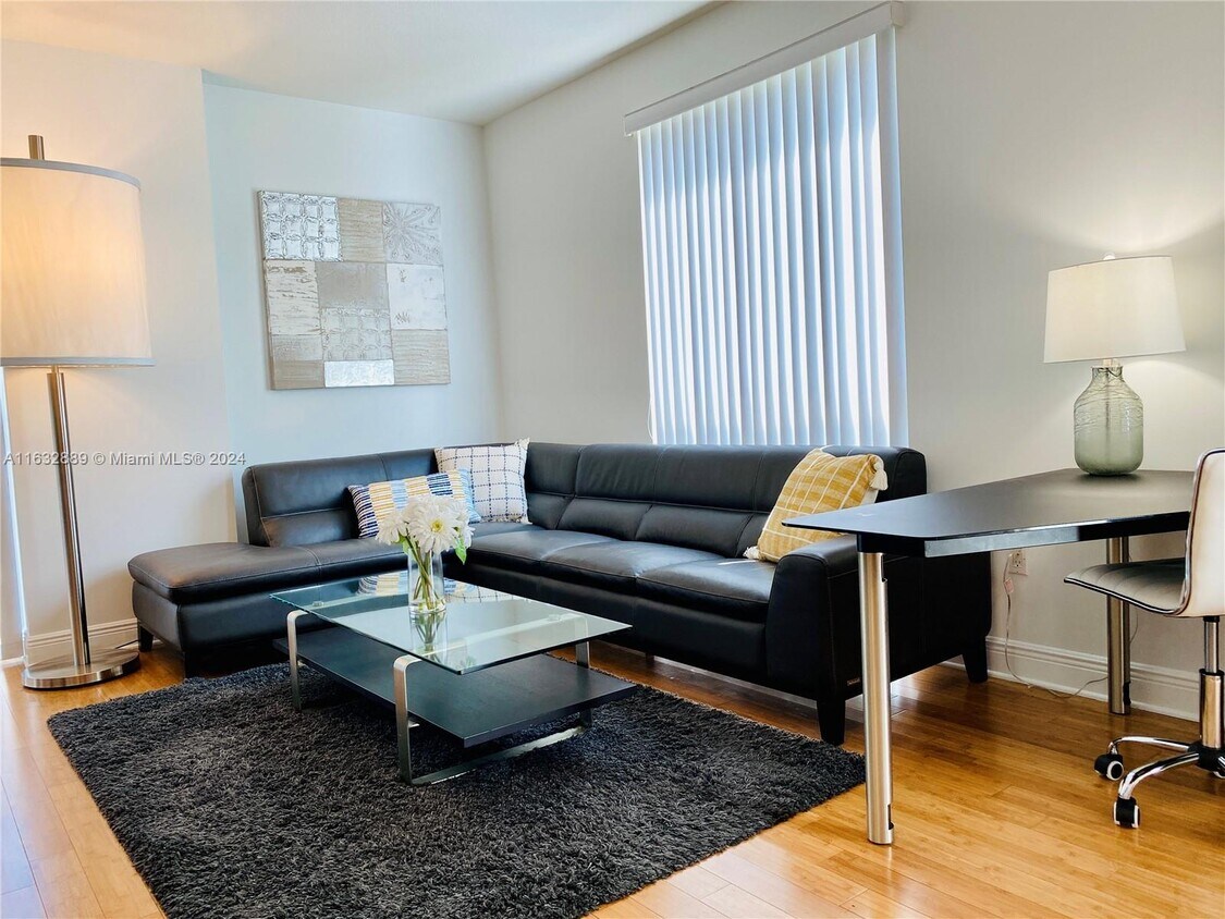 Foto principal - 7275 SW 89th St