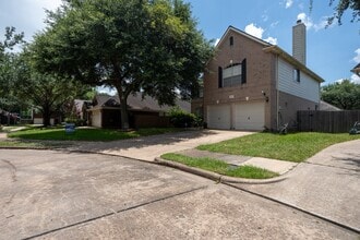 Building Photo - 210 Windrift Ct