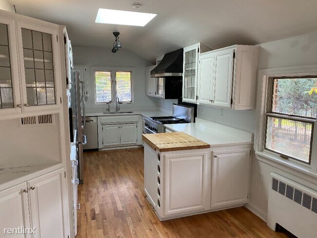 Building Photo - 3 br, 2 bath House - 552 Highland Park Dr
