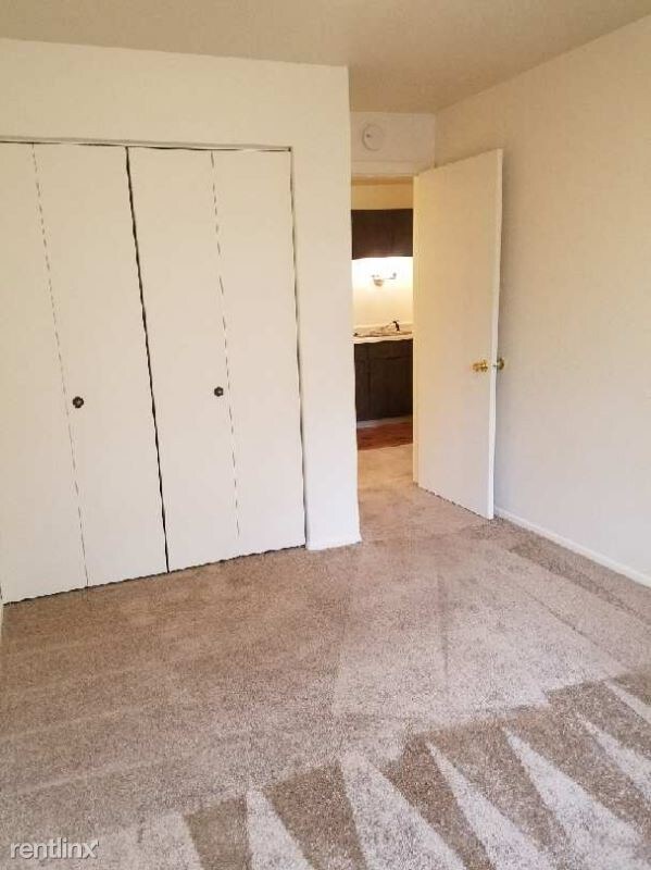 Foto principal - 3755 E La Salle St