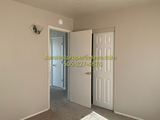 Building Photo - 2 Bedroom, 1 Bath Duplex in Aztec