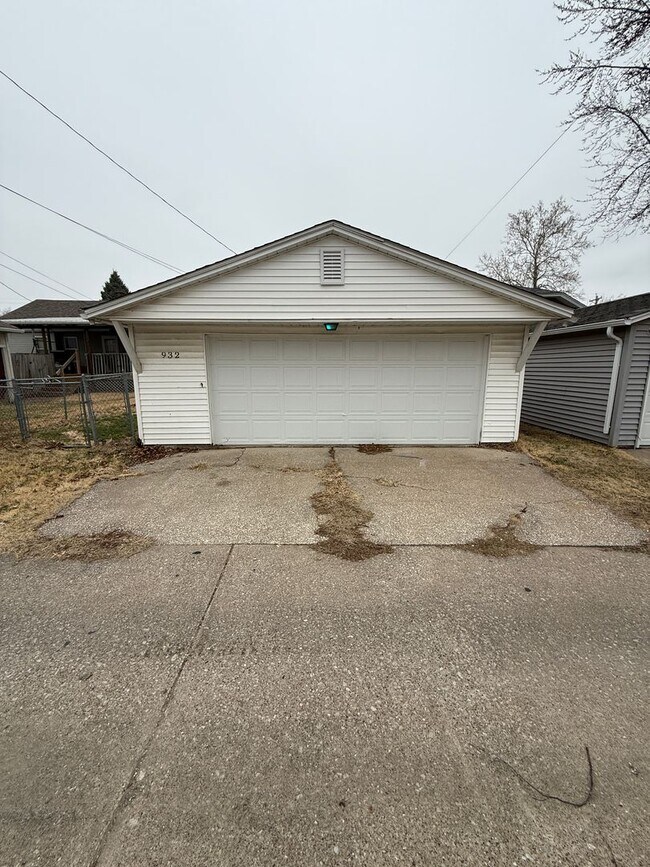 Foto del edificio - 3B / 1B home with over 1200 square feet!