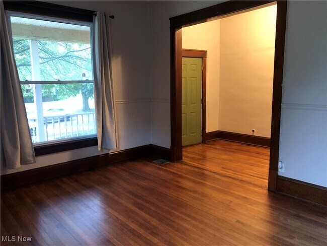 Foto del edificio - 942 Locust Ave