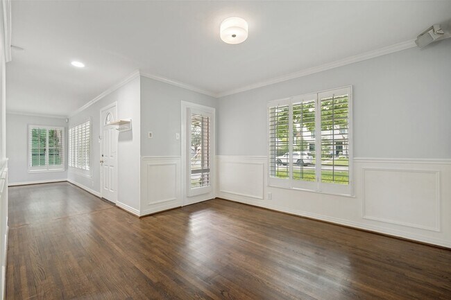 Building Photo - 4144 Beechwood Ln