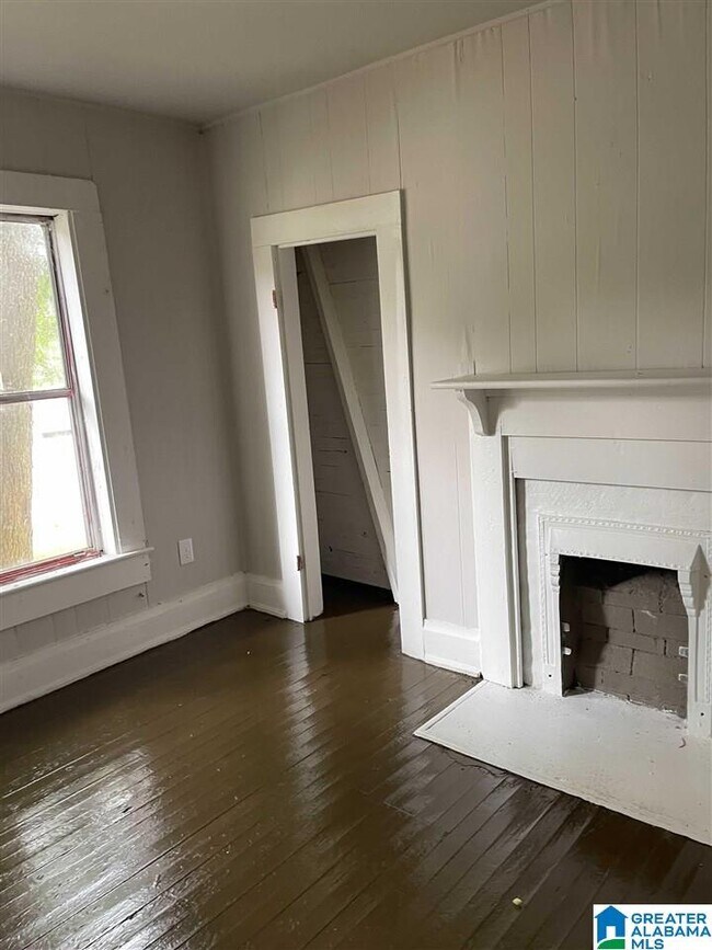Building Photo - 1703 7th Ave N