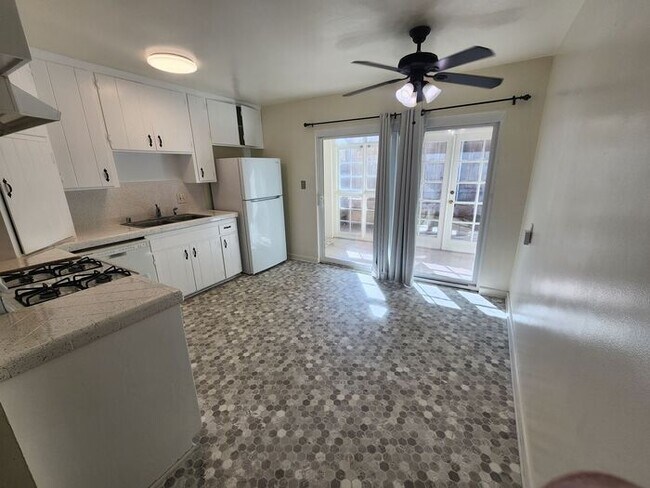 Foto del edificio - 1/2 OFF 1St Month!! Gated Community - Spacious 2 bdrm unit in La Mesa