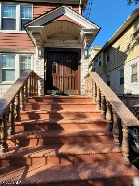 Foto del edificio - 204 Hansbury Ave