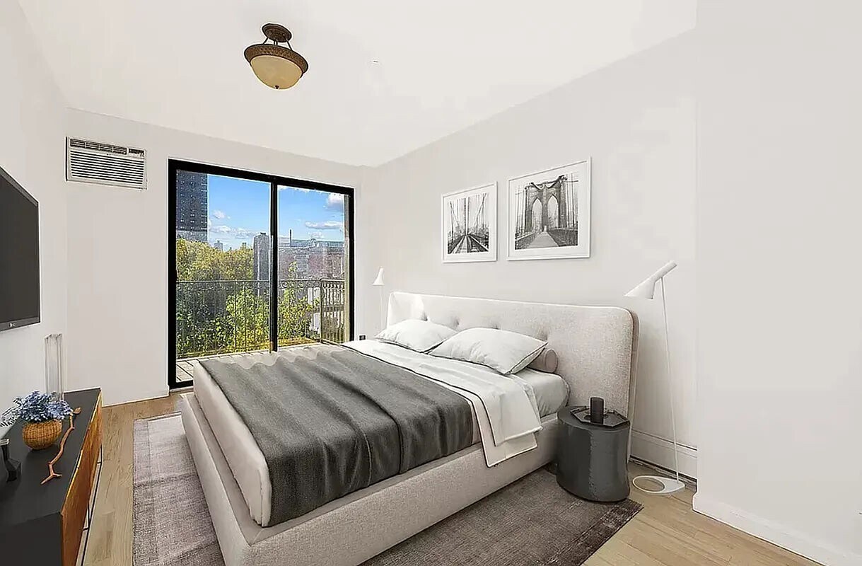 Foto principal - 202 East 110th Street
