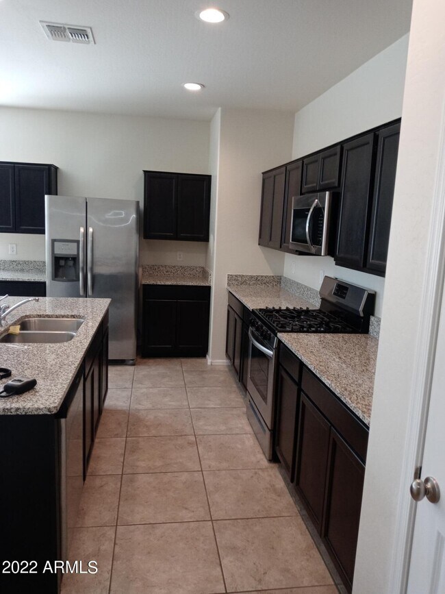 Foto del edificio - 31009 W Columbus Ave