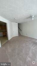 Building Photo - 8852 Goose Landing Cir