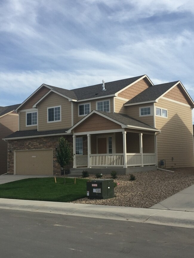 Spacious 3 Bed, 2 1/2 Bath in Berthoud - Spacious 3 Bed, 2 1/2 Bath in Berthoud House