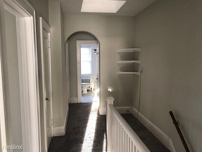 Foto del edificio - 2 br, 1 bath Apartment - 866 Fountain Avenue