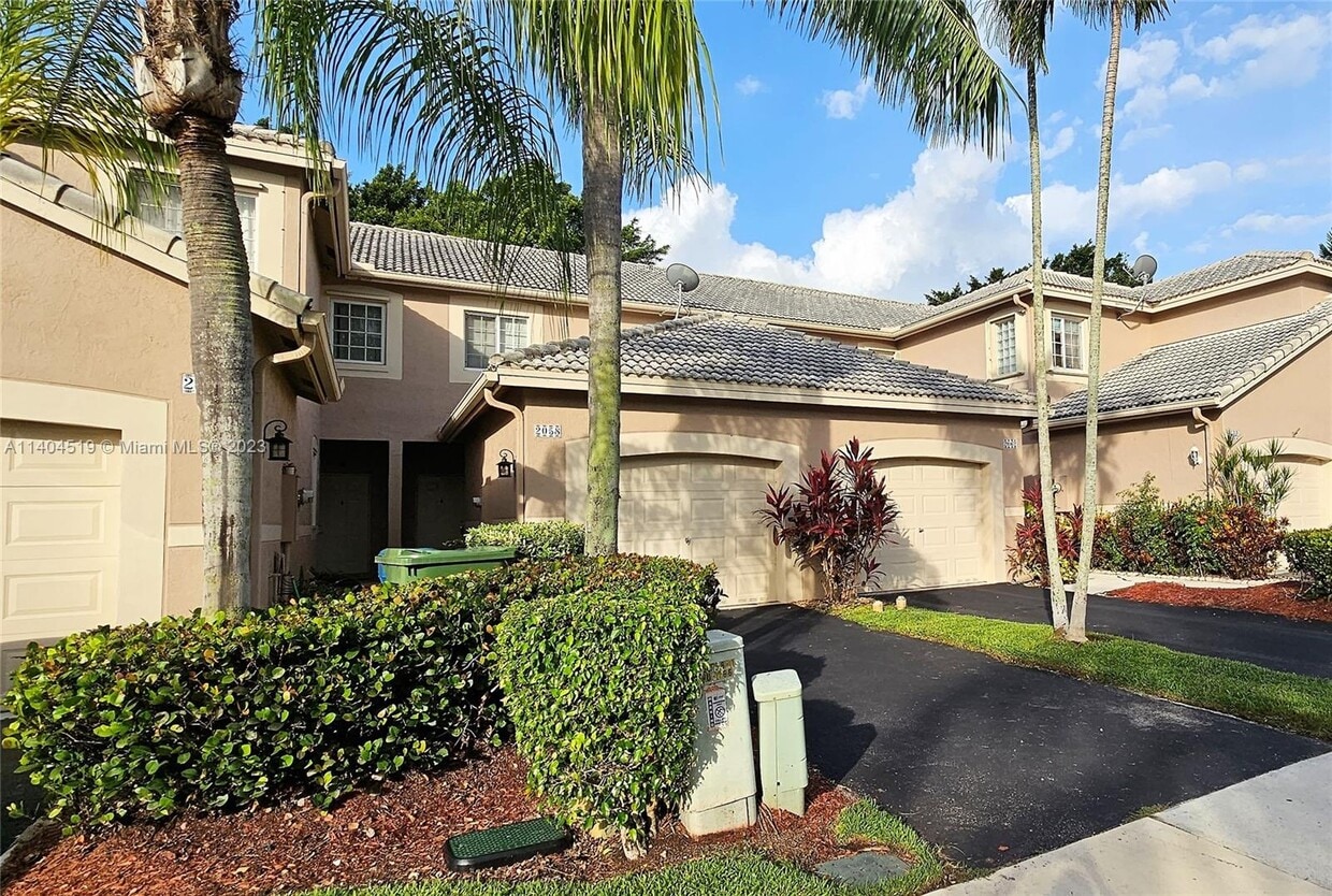 2058 Madeira Dr, Weston, FL 33327 Townhome Rentals in Weston FL