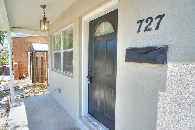 Building Photo - 727 Bunker Rd