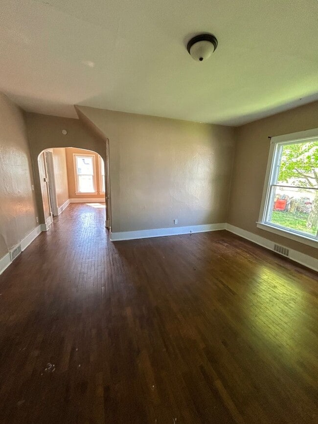 Building Photo - BELOW MARKET RENT!